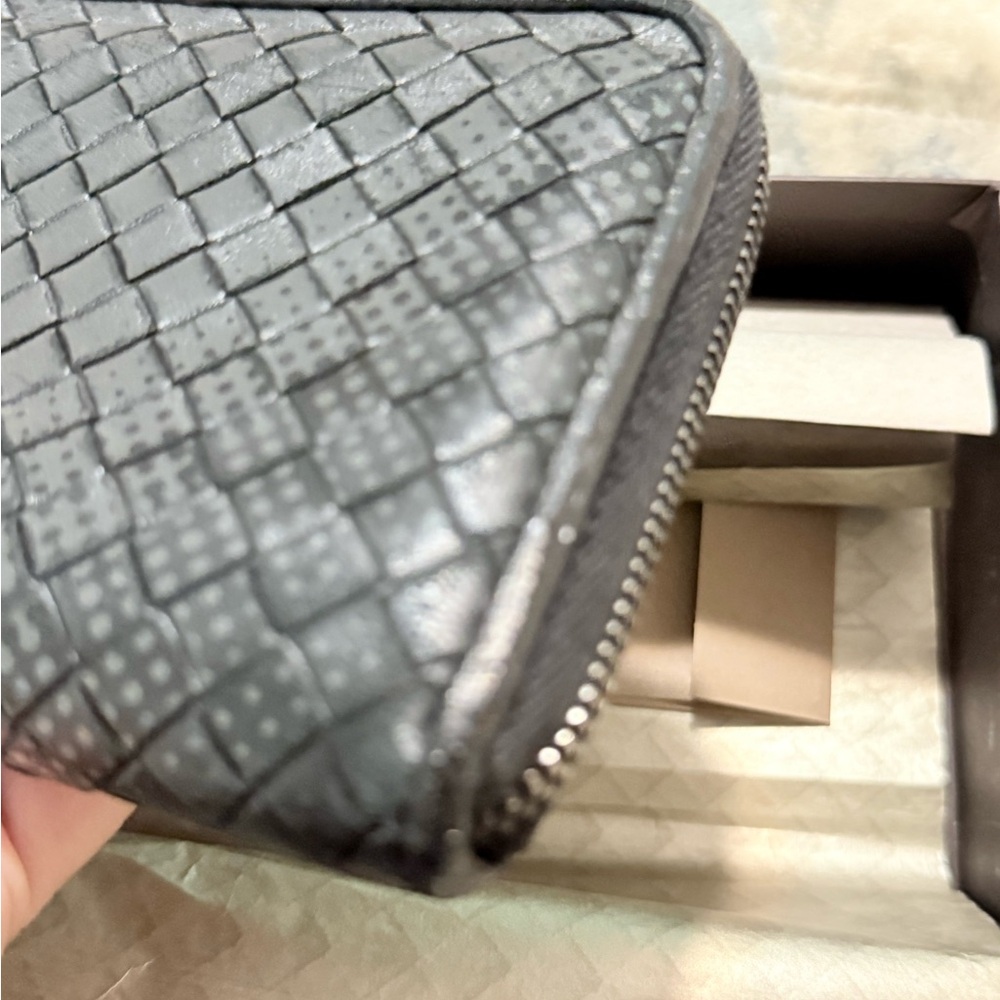 Bottega Veneta  Leather Wallet - Picture 6 of 15